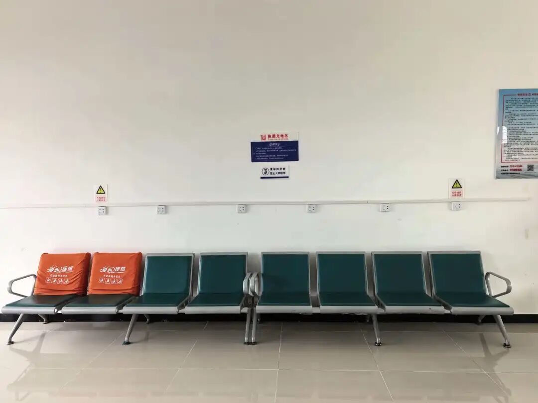 网友:误入全国最小火车站? 网友:误入全国最小火车站?
