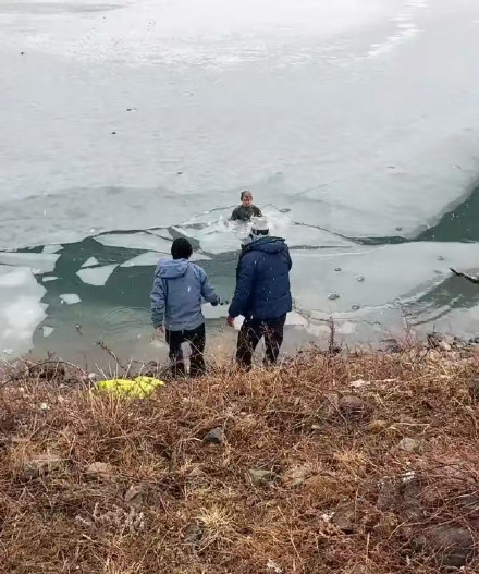 梅里雪山雪崩冰湖禁入了?文旅局回应:本身就是禁入区域 梅里雪山雪崩冰湖禁入了?文旅局回应:本身就是禁入区域