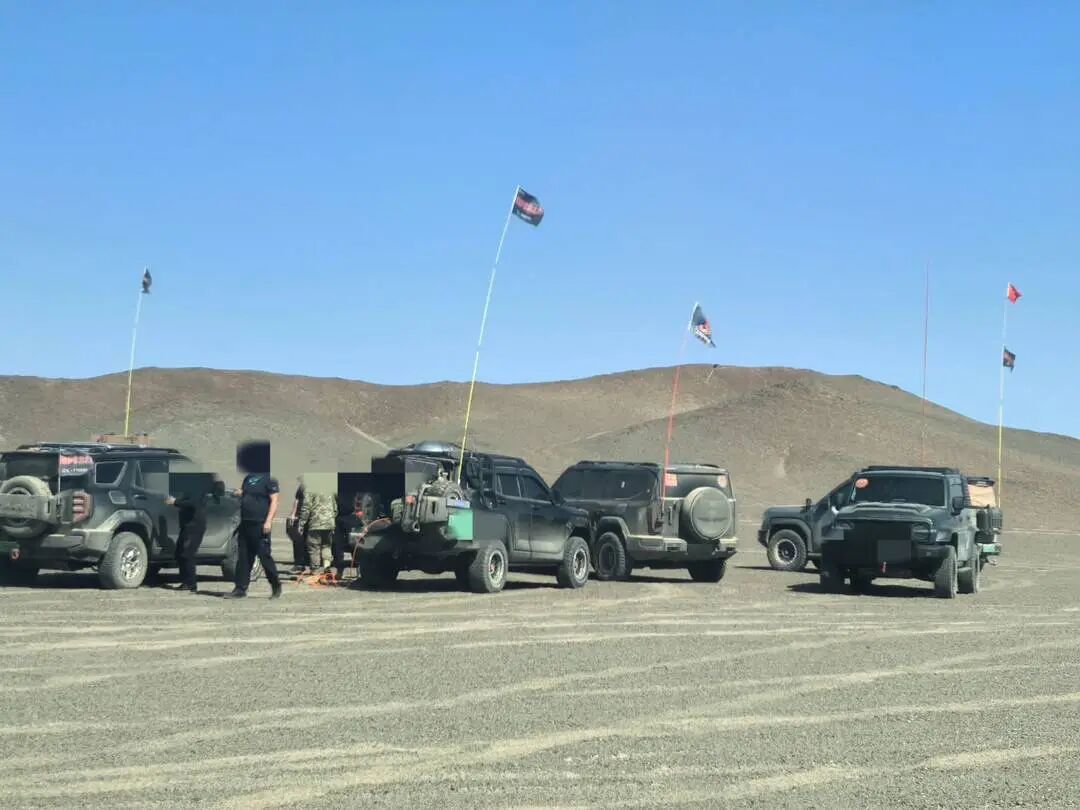 28人驾18辆越野车擅闯罗布泊无人区，民警戈壁滩搜索4小时成功拦截
