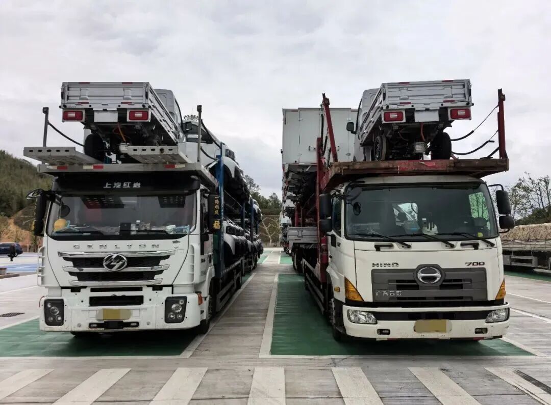 从安徽开往广东！多辆“巨无霸”运输车违法上路被查