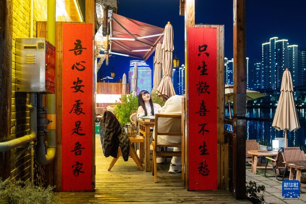 湖南常德:一水柔蓝 烟火两岸 湖南常德:一水柔蓝 烟火两岸