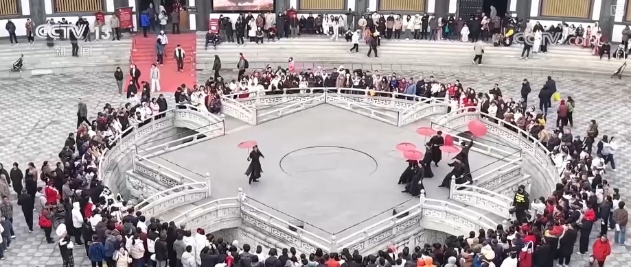 从“打卡同款”到“深度入戏” “剧游融合”加速迭代释放消费新增长点