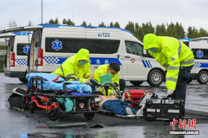 上海在全国率先构建医疗救护员职业发展通道 上海在全国率先构建医疗救护员职业发展通道