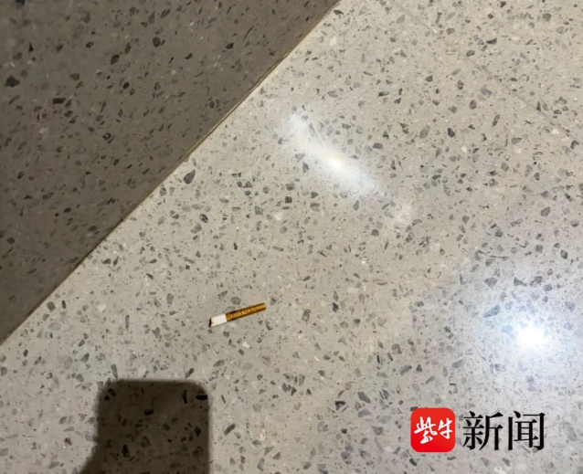 商场母婴室成吸烟室？网友吐槽带娃刚进门就闻烟味，地上还有烟头