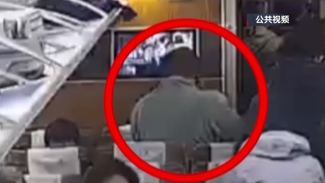 粗心旅客增多 警方化身“寻物达人”