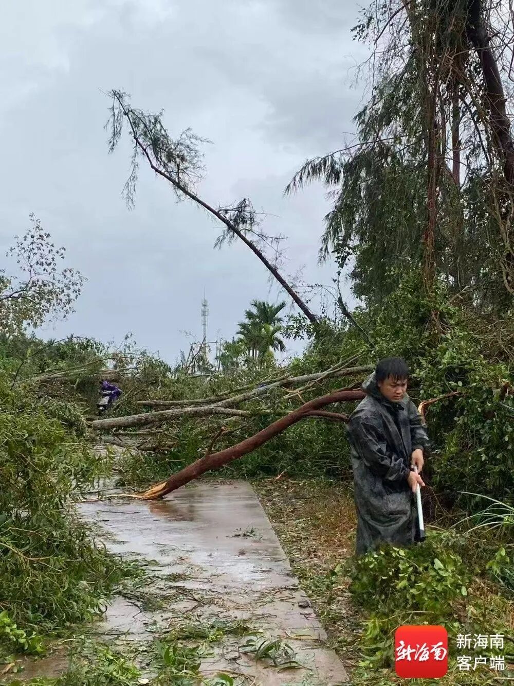 与死神赛跑！“快一点，再快一点，一定要把孩子救回来！”