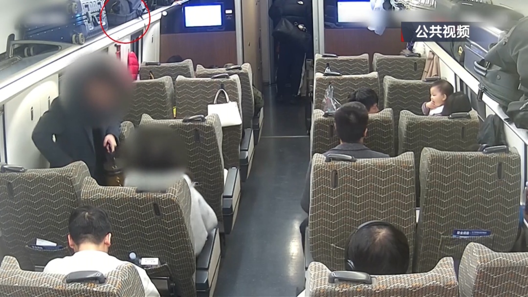 粗心旅客增多 警方化身“寻物达人”