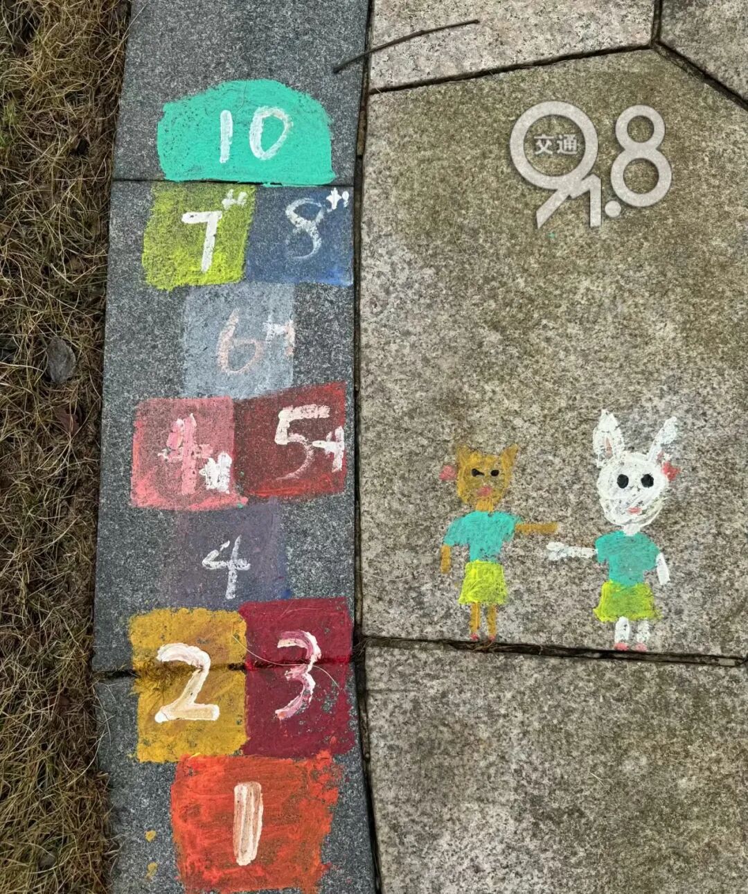 杭州一高架上惊现“神秘图案”！网友浮想联翩，还有更绝的