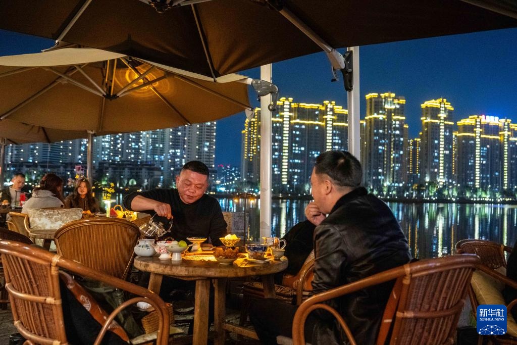 湖南常德:一水柔蓝 烟火两岸 湖南常德:一水柔蓝 烟火两岸