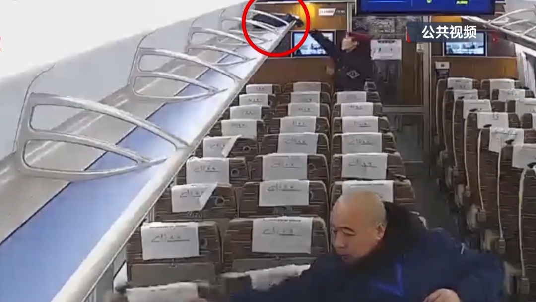 粗心旅客增多 警方化身“寻物达人”