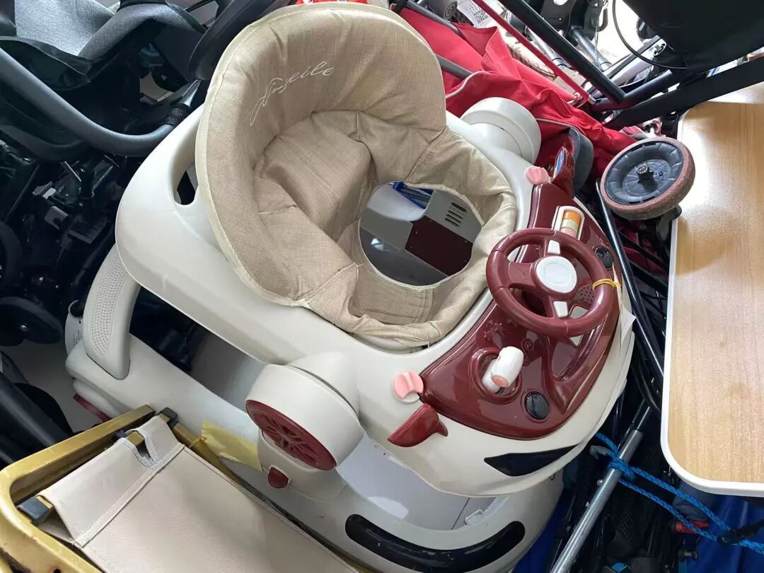 春运40天,虹桥火车站收到遗失物品超40000件!很多物品让人意想不到.... 春运40天,虹桥火车站收到遗失物品超40000件!很多物品让人意想不到....