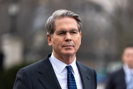 美财长暗示对伊作战“不计成本” 美财长暗示对伊作战“不计成本”