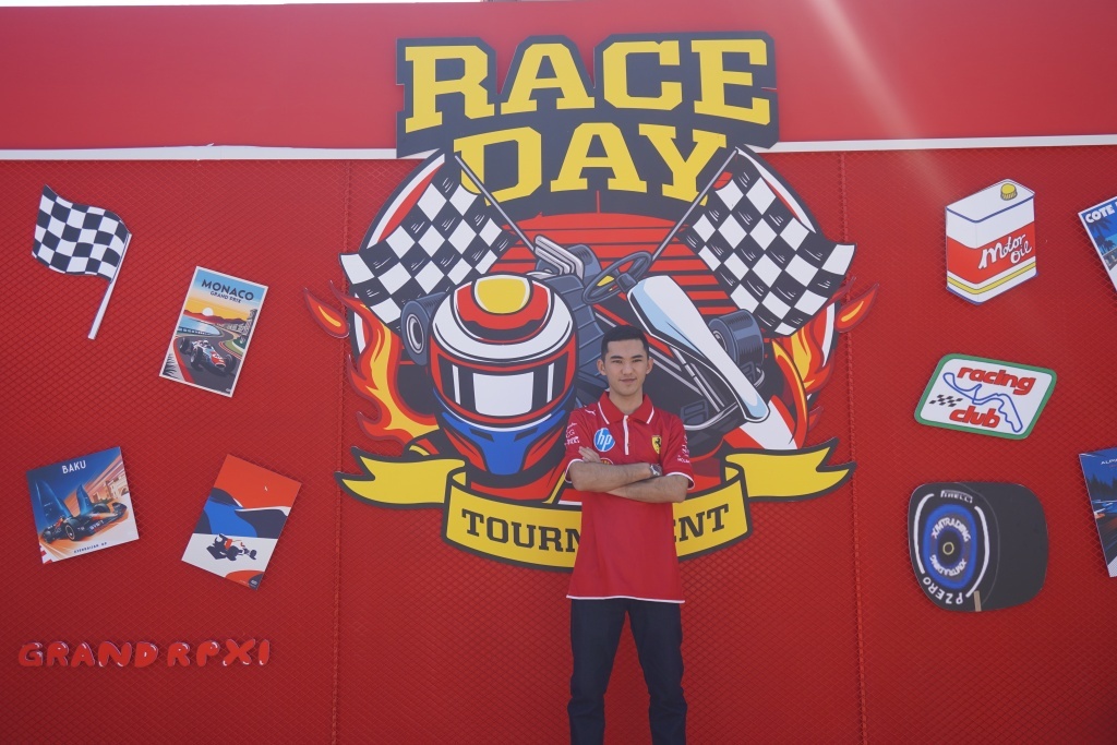 现场|F1中国大奖赛首日,全球车迷“进站”上海嘉定 现场|F1中国大奖赛首日,全球车迷“进站”上海嘉定