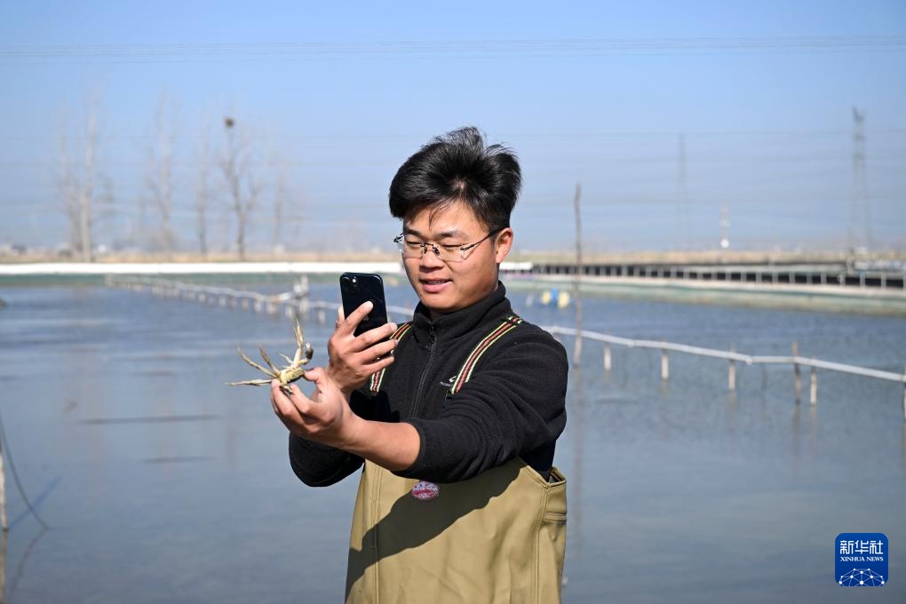 “90后”新农人的水上春耕季 “90后”新农人的水上春耕季