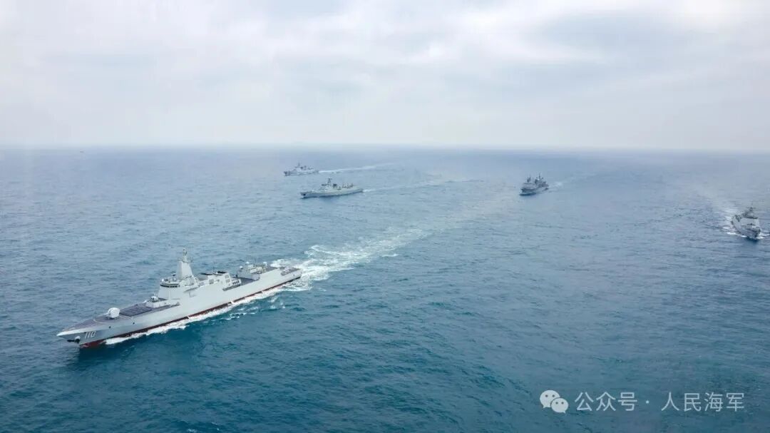 直击109、110“万吨大驱”首次训练现场