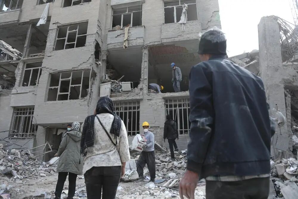 伊朗德黑兰遭空袭,先后传出巨响,爆炸威力巨大 伊朗德黑兰遭空袭,先后传出巨响,爆炸威力巨大