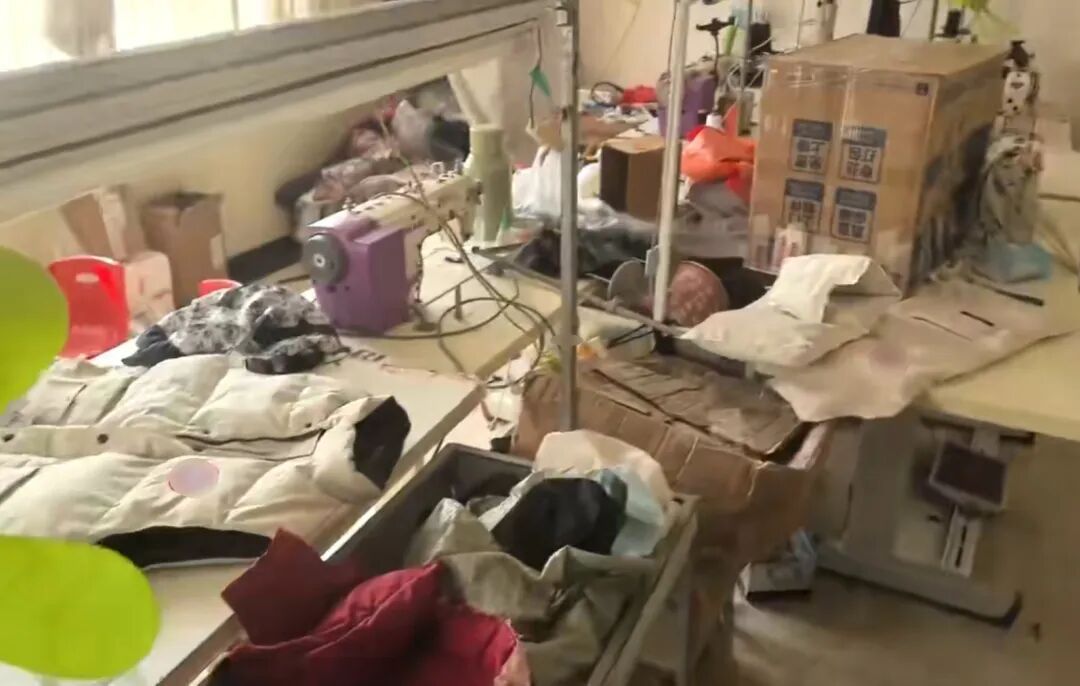 万元羽绒服只卖三百?真相是...... 万元羽绒服只卖三百?真相是......