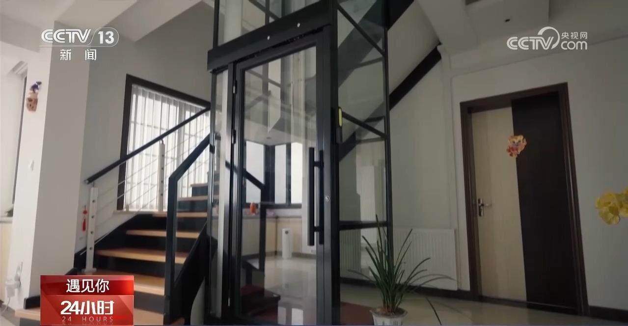 遇见你丨历时五年“手搓”爱的电梯 看77岁大爷的硬核浪漫 遇见你丨历时五年“手搓”爱的电梯 看77岁大爷的硬核浪漫