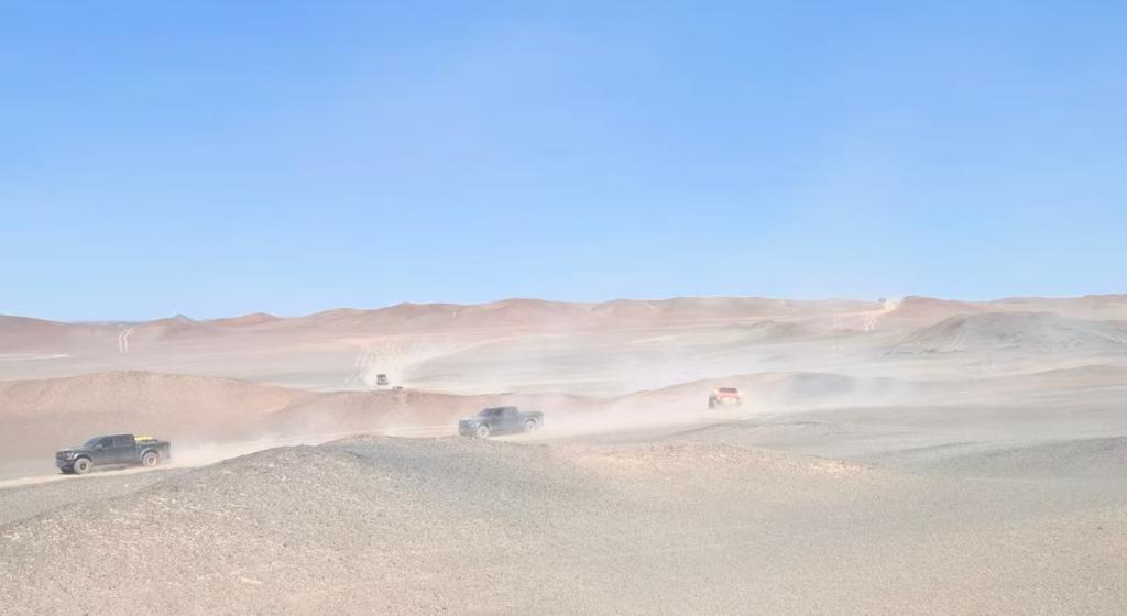 民警劝返罗布泊无人区穿越车队 公安提示生命禁区绝非“猎奇专区” 民警劝返罗布泊无人区穿越车队 公安提示生命禁区绝非“猎奇专区”