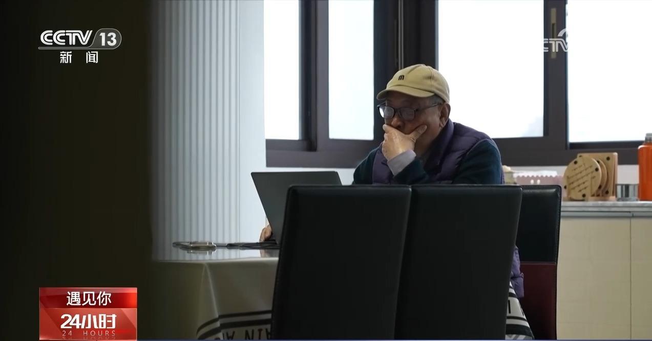 遇见你丨历时五年“手搓”爱的电梯 看77岁大爷的硬核浪漫 遇见你丨历时五年“手搓”爱的电梯 看77岁大爷的硬核浪漫