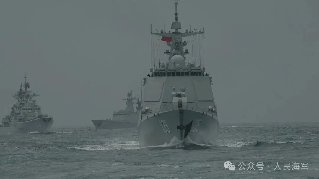 直击109、110“万吨大驱”首次训练现场