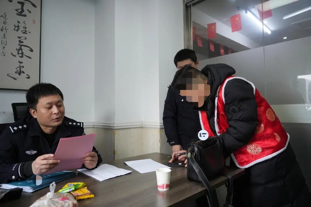 净化金融消费市场 守好群众钱袋子 上海警方严厉打击侵害金融消费者权益违法犯罪 净化金融消费市场 守好群众钱袋子 上海警方严厉打击侵害金融消费者权益违法犯罪