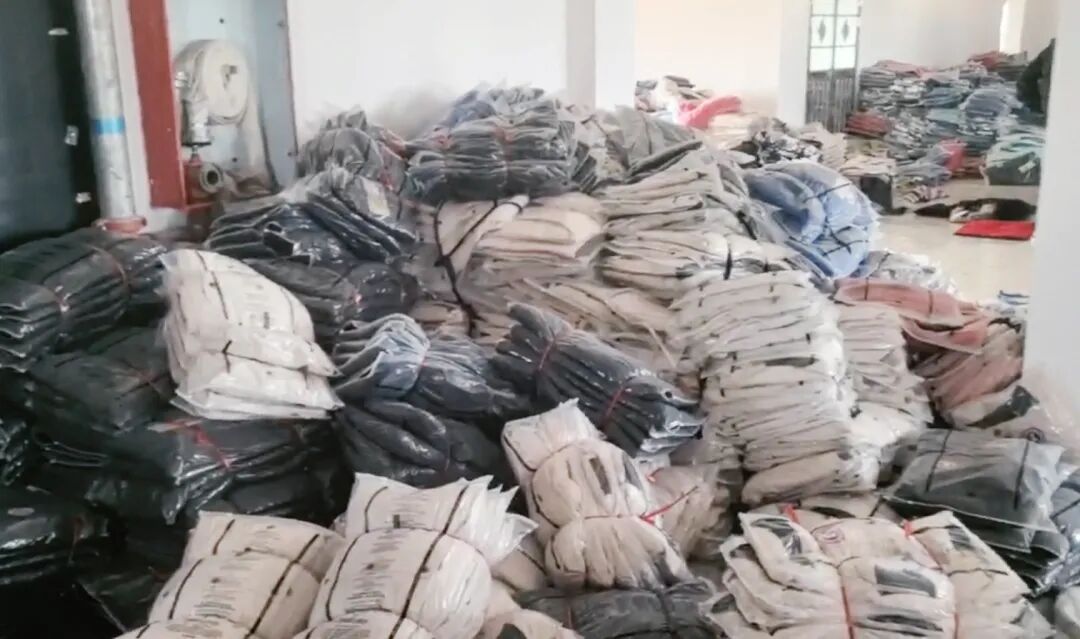 万元羽绒服只卖三百?真相是...... 万元羽绒服只卖三百?真相是......