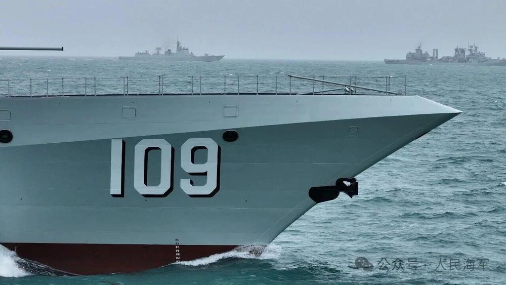 万吨大驱再添新成员 直击109、110首训现场