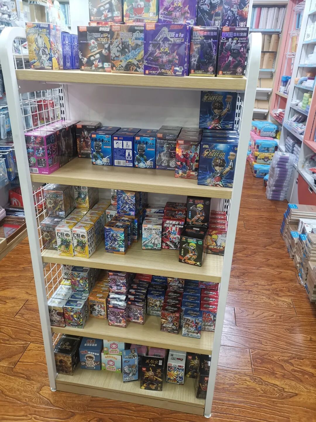 成都多家文具店随意向小学生售卖盲盒,利用“隐藏款”诱导高额消费?记者调查→ 成都多家文具店随意向小学生售卖盲盒,利用“隐藏款”诱导高额消费?记者调查→