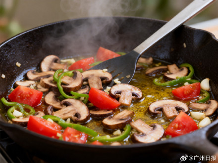 顾客牛肝菌中毒餐馆被判赔6千多元