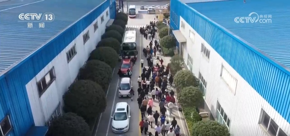 “定向送岗”、专车接人、直播招聘 精准服务“组合拳”破解企业用工缺口 “定向送岗”、专车接人、直播招聘 精准服务“组合拳”破解企业用工缺口