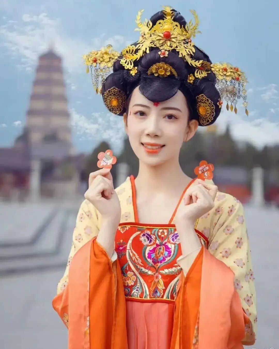 西安“不倒翁小姐姐”宣布离职,正式告别大唐不夜城;未来会做自媒体继续宣传西安 西安“不倒翁小姐姐”宣布离职,正式告别大唐不夜城;未来会做自媒体继续宣传西安