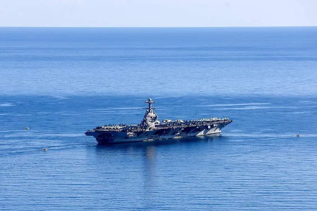 美军一架加油机坠毁 美军一架加油机坠毁