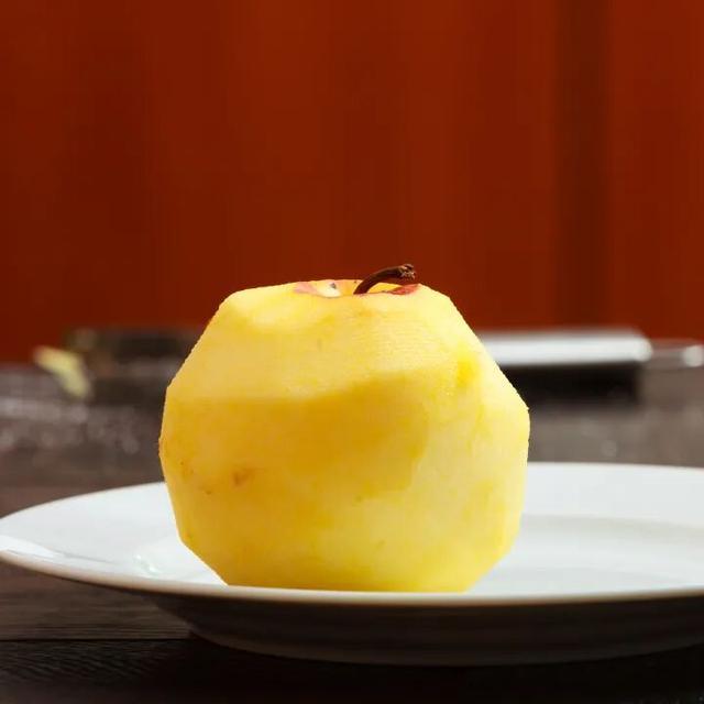 削皮后的苹果为什么会变黄？