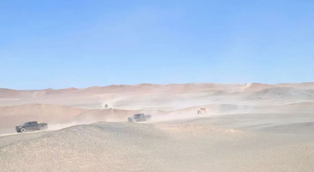 胆子太大了!18车28人组队擅穿罗布泊无人区,警方狂追4小时劝返 胆子太大了!18车28人组队擅穿罗布泊无人区,警方狂追4小时劝返