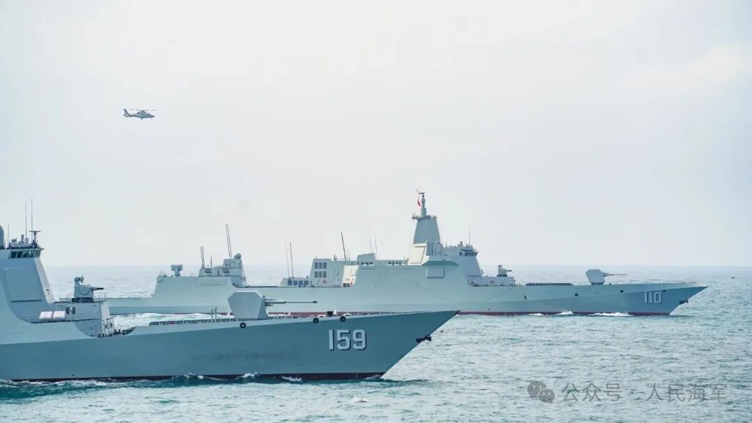 直击109、110“万吨大驱”首次训练现场