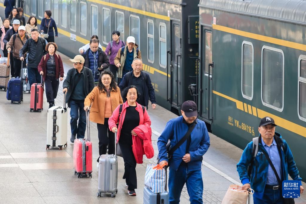 2026年春运交通出行人数预计为94亿人次 2026年春运交通出行人数预计为94亿人次