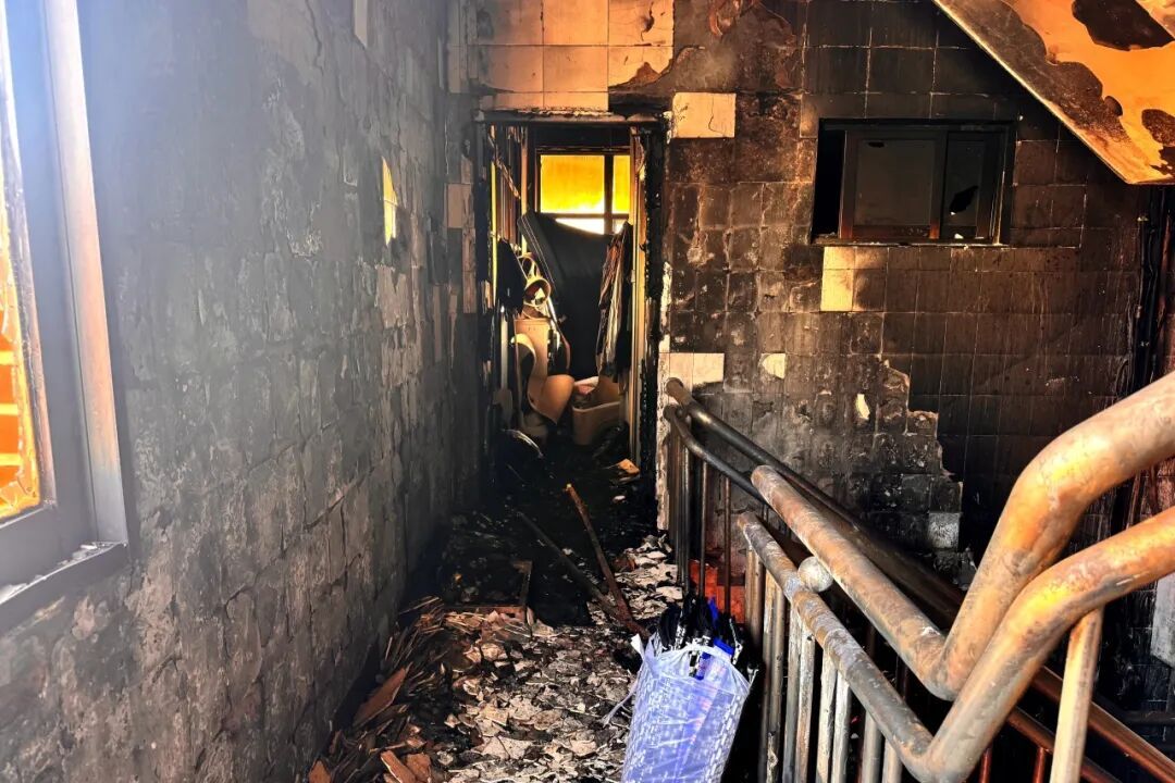 凌晨突发大火,一家6人靠这招“死里逃生” 凌晨突发大火,一家6人靠这招“死里逃生”