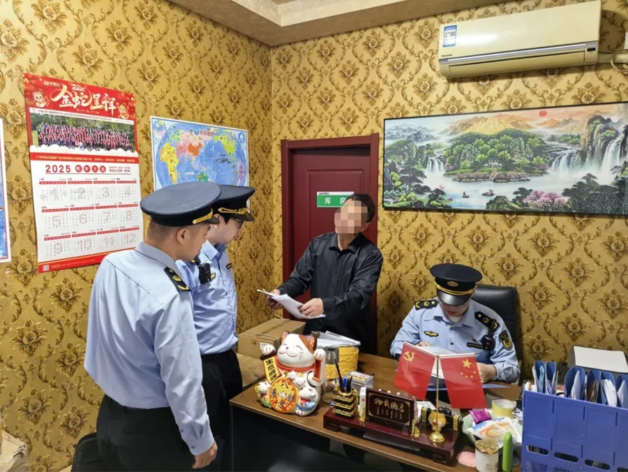 机顶盒一天“躺赚”两元?一场所谓“财富晚宴”,邀请400多位老人参加...... 机顶盒一天“躺赚”两元?一场所谓“财富晚宴”,邀请400多位老人参加......