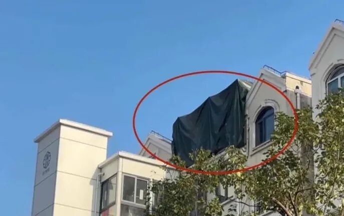 男子实名举报小区违建后被直接找上门,后续来了! 男子实名举报小区违建后被直接找上门,后续来了!