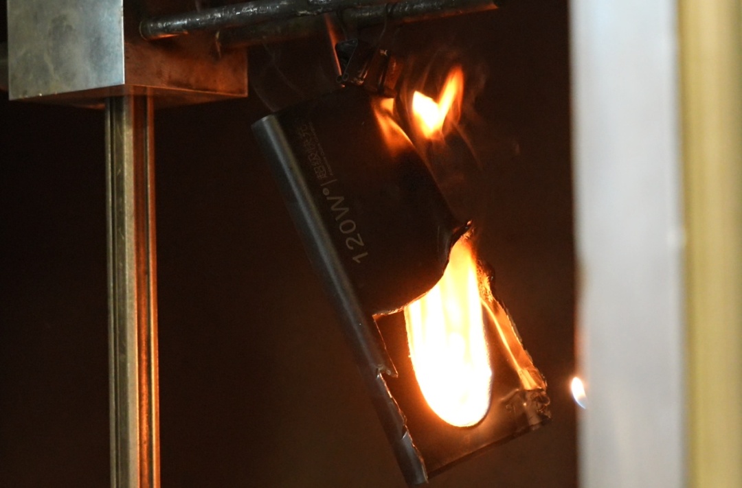 号称3C认证实际是三无产品，起底“3C充电宝”造假产业链→