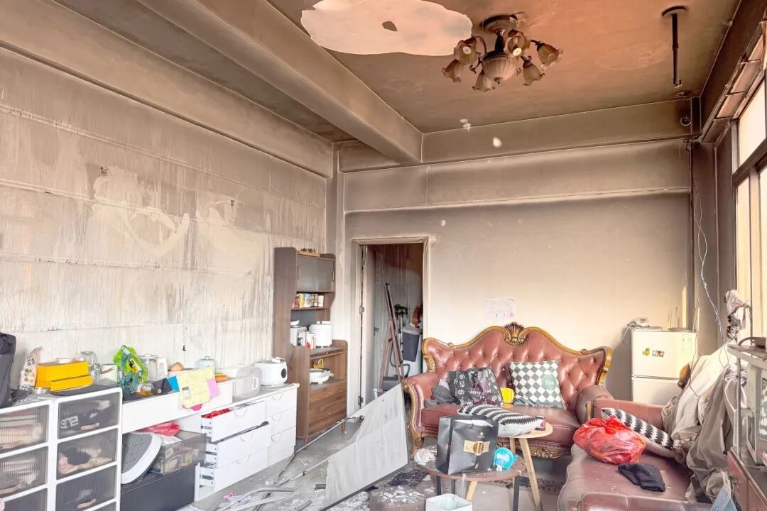 凌晨突发大火,一家6人靠这招“死里逃生” 凌晨突发大火,一家6人靠这招“死里逃生”