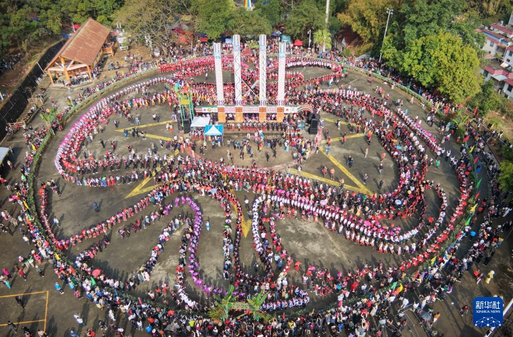 云南盈江:目瑙纵歌共起舞 云南盈江:目瑙纵歌共起舞