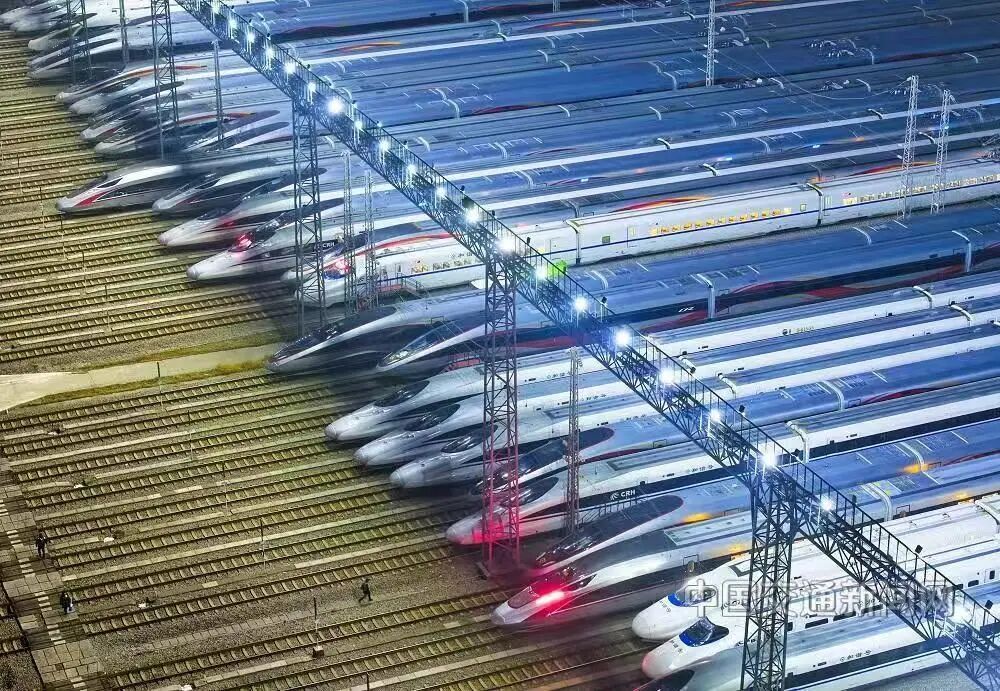 94亿人次的奔赴：春运里的中国温度与发展力量