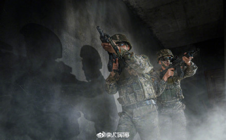 武警实战训练硬核大片