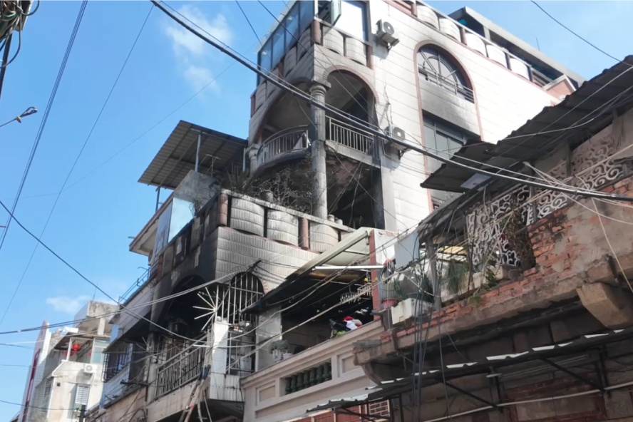 凌晨突发大火,一家6人靠这招“死里逃生” 凌晨突发大火,一家6人靠这招“死里逃生”