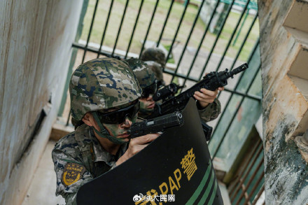 武警实战训练硬核大片