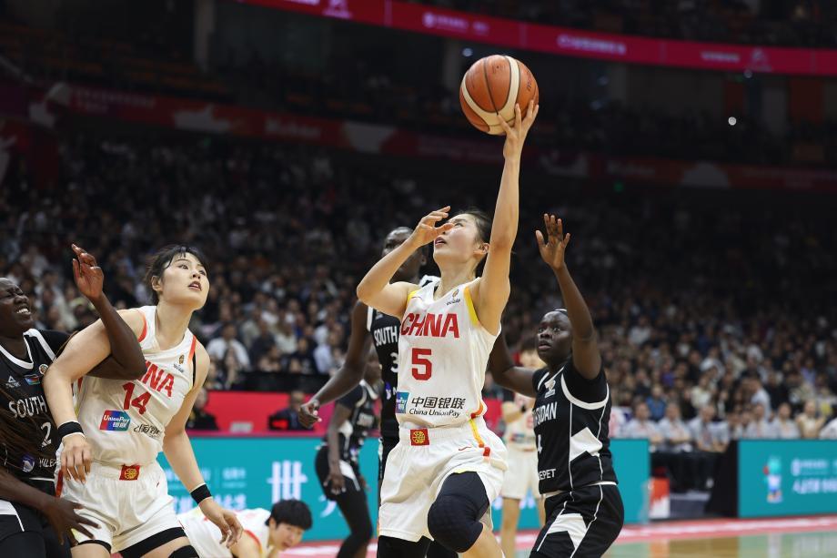 五人得分上双 女篮世界杯资格赛中国队胜南苏丹队