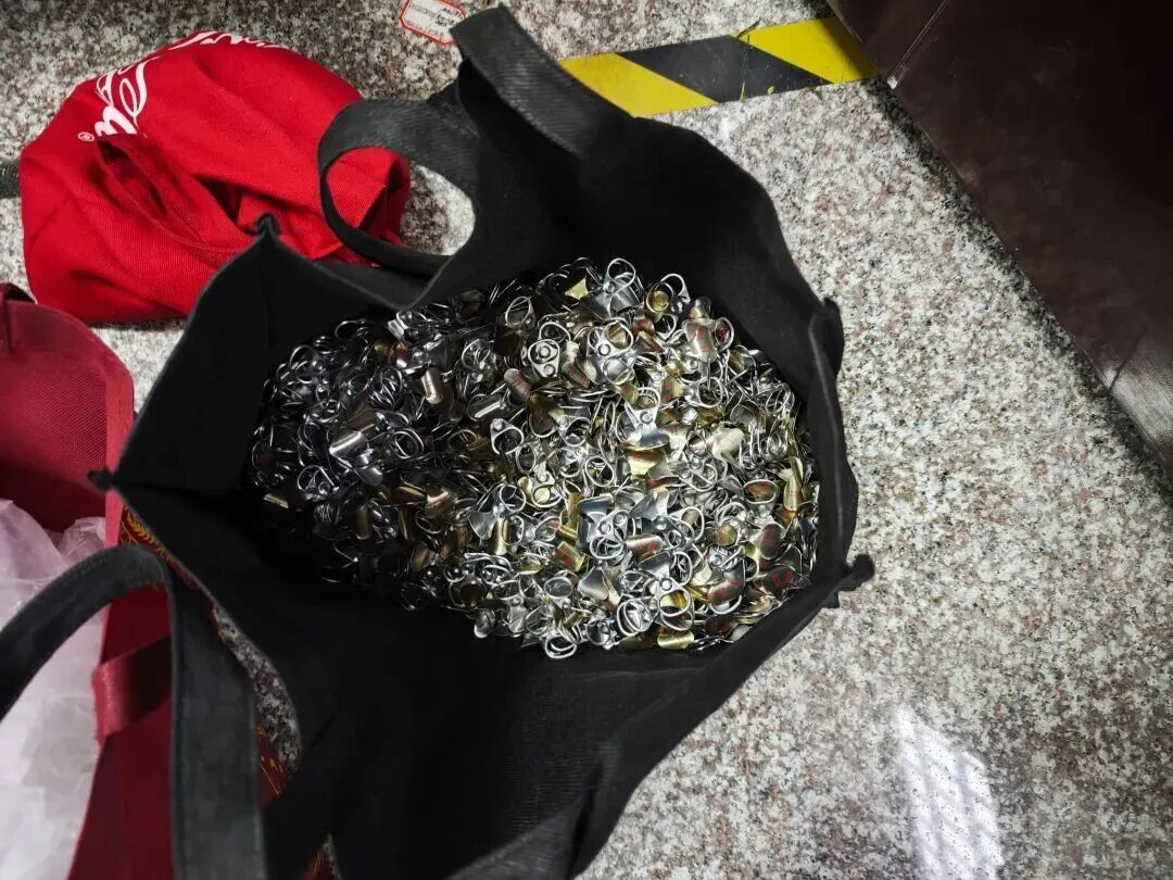 百分百“再来一瓶”?男子购入3.7万余个空白盖伪造中奖拉环 百分百“再来一瓶”?男子购入3.7万余个空白盖伪造中奖拉环