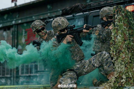 武警实战训练硬核大片
